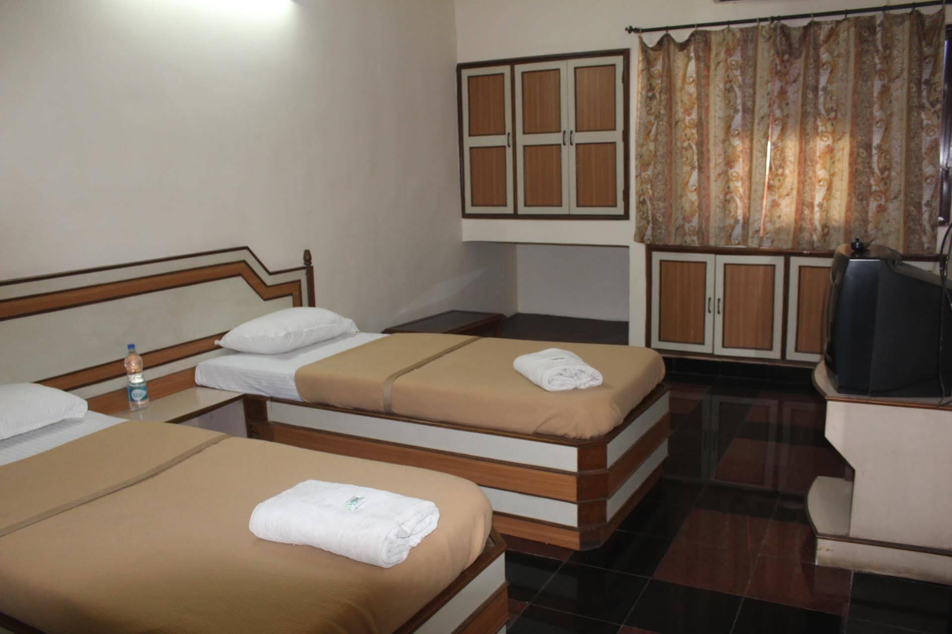 Royale Inn Vapi Kültér fotó